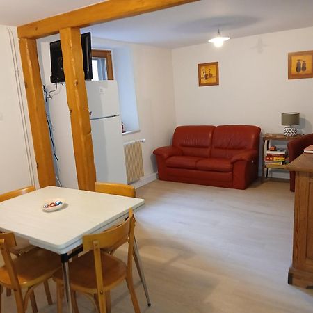 Charmant Petit Appartement Avec Bel Exterieur. Saint-Amarin Szoba fotó
